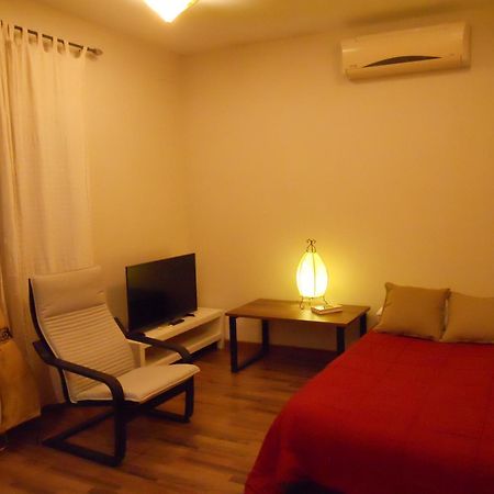 Naturalia: La Casita Con Patio Caces Екстериор снимка